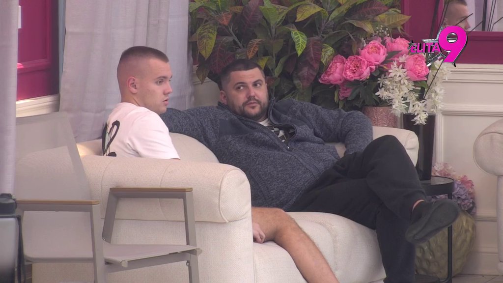 RAZVILI SVOJE TEORIJE: Asmin i Dača do detalja izanalizirali ponašanje Aneli i Maje, evo do kakvih su zaključaka došli! (VIDEO)