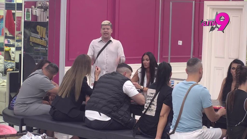 ONA TE JE VEĆ LAGALA! Matora ulaže svaki atom snage da zaštiti svoj odnos sa Draganom, Aneli i Uroš je demolirali: Varaće te kao i svaka (VIDEO)