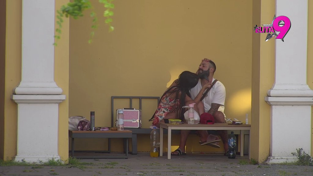 Upisaćemo je na solfeđo i plivanje, znaće sa sedam godina da pere veš: Luka popuje Aniti o budućoj ćerki, ona se usprotivila, pa je šokirao odgovorom! (VIDEO)