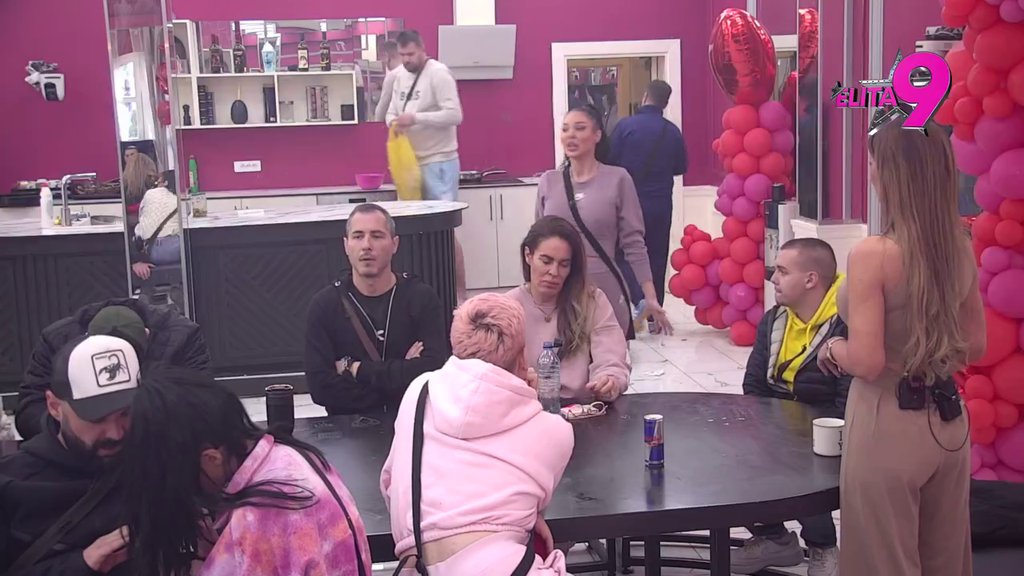 LJUBAVNI KLIP ANELI I ASMINA NAPRAVIO HAOS! Ahmićka priznala emocije, Maja POVILENELA, Durdžić je O'LADIO: Stoko ljubomorna plastična! (VIDEO)