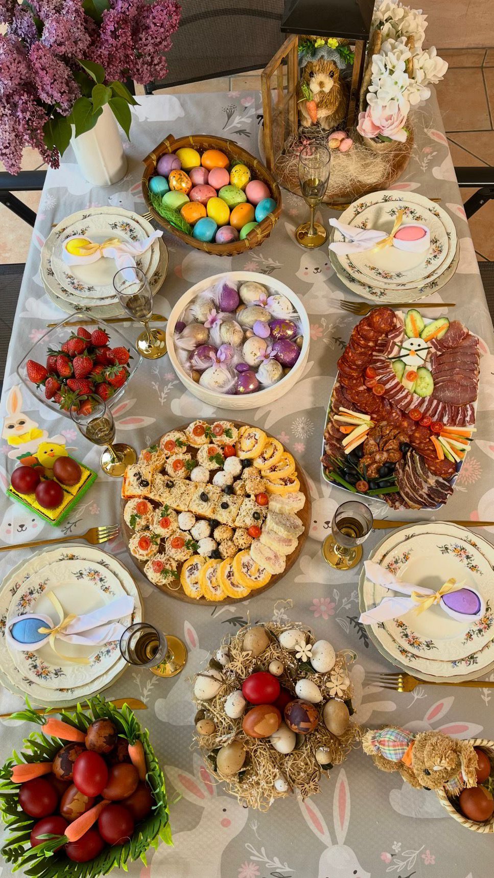 U sećajnju mi je kako pobeđujem u tucanju jajima: Joca novinar za Pink.rs progovorio o proslavi Vaskrsa, pa otkrio: Mama i snaja su bile zadužene za bogatu trpezu! (FOTO)