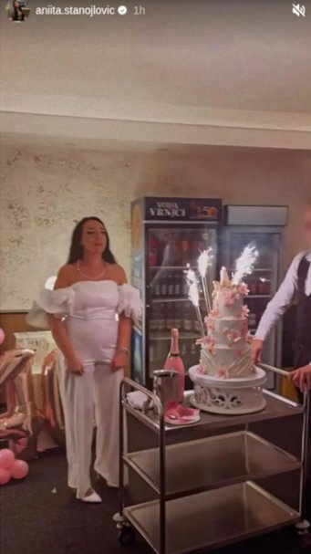 Udala se Anitina majka Angelina?! "U stan dovela 10 godina mlađeg, zbog nje je ostavio ženu i troje male dece"