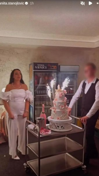 Anitina majka preko ćerkine PR službe demantuje da se udala: Pokrećem tužbe protiv rijaliti fanatika