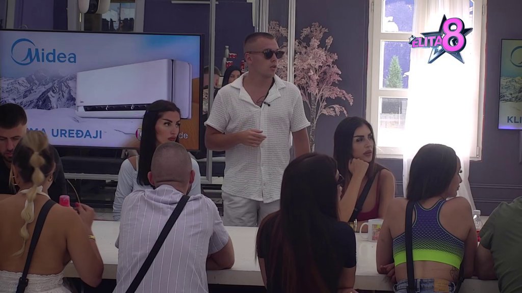 Skupio poslednje ostatke svog dostojanstva! Gastoz se konačno seli iz kreveta, Anđelina reakcija izazvala haos! Karić je razorktio: Deluje kao.... (VIDEO)