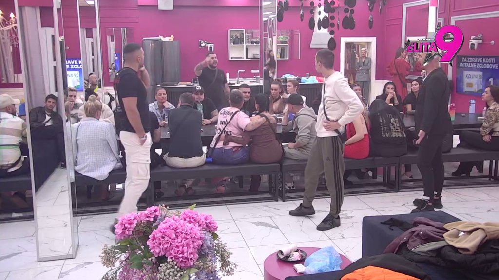 Ti si tetka monstrum: Aneli saterana u ćošak priznala zašto je iskulirala Neria, on joj ponovo začešio usta! (VIDEO)