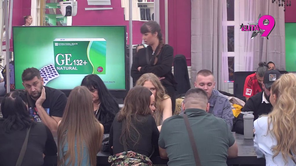 Brutalno rešetanje: Mina žestoko isprozivala Aneli, Miljana u paketu demolirala nju i Luku! (VIDEO)