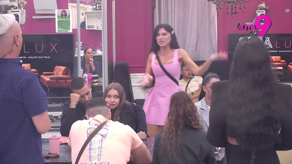 Od njega je htela lovu jer nije imala hleb da jede: Ori se Bela kuća od Stanije i Maje, ove uvrede nikada niste čuli (VIDEO)