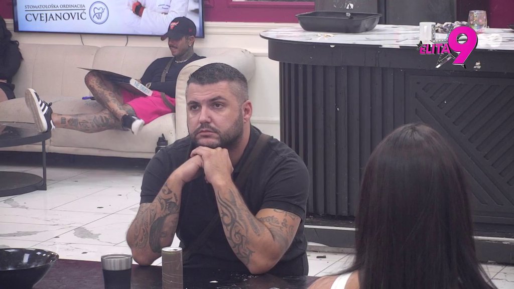 Niko mi ne bi zabranio da vidim dete: Janjuš očitao Asminu lekciju o očnstvu, on prebledeo, ni reč da progovori (VIDEO)