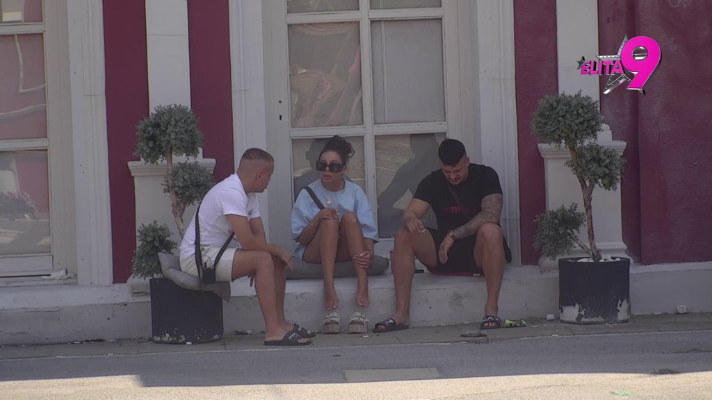 Kad si postao od sina to? Dača i Sofija udružili zle jezike i žestoko opleli po Kačavendni! (VIDEO)