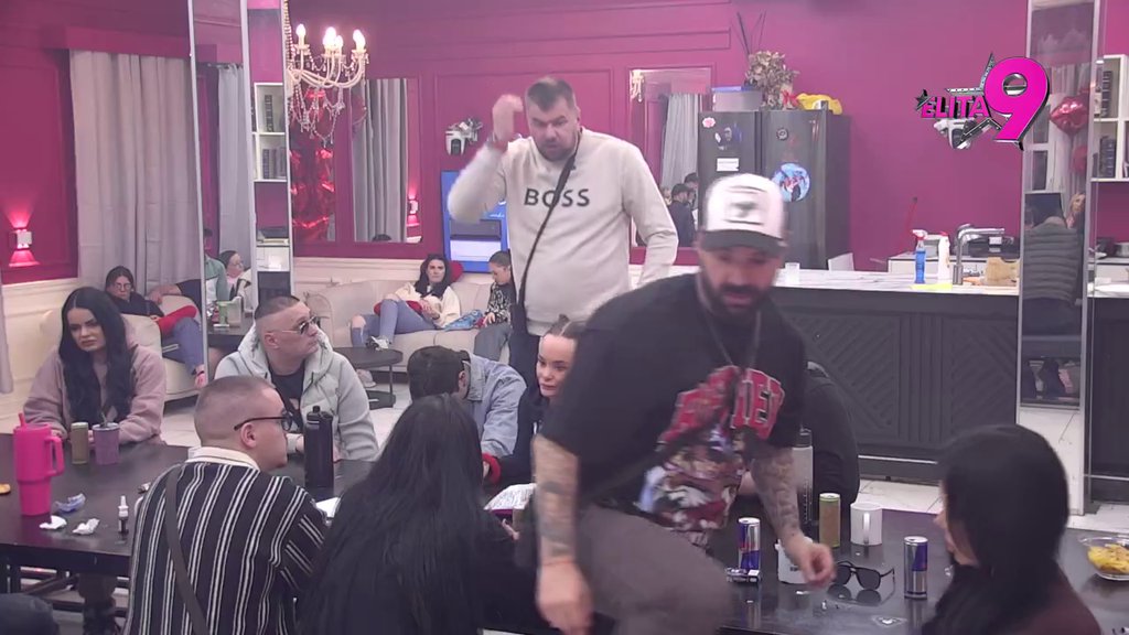 Ne veruje ni svojim očima! Bebica slepo veruje u Teodorinu ljubav, Janjuš ga preko Filipa vratio na fabrička: Ona je procvetala! (VIDEO)