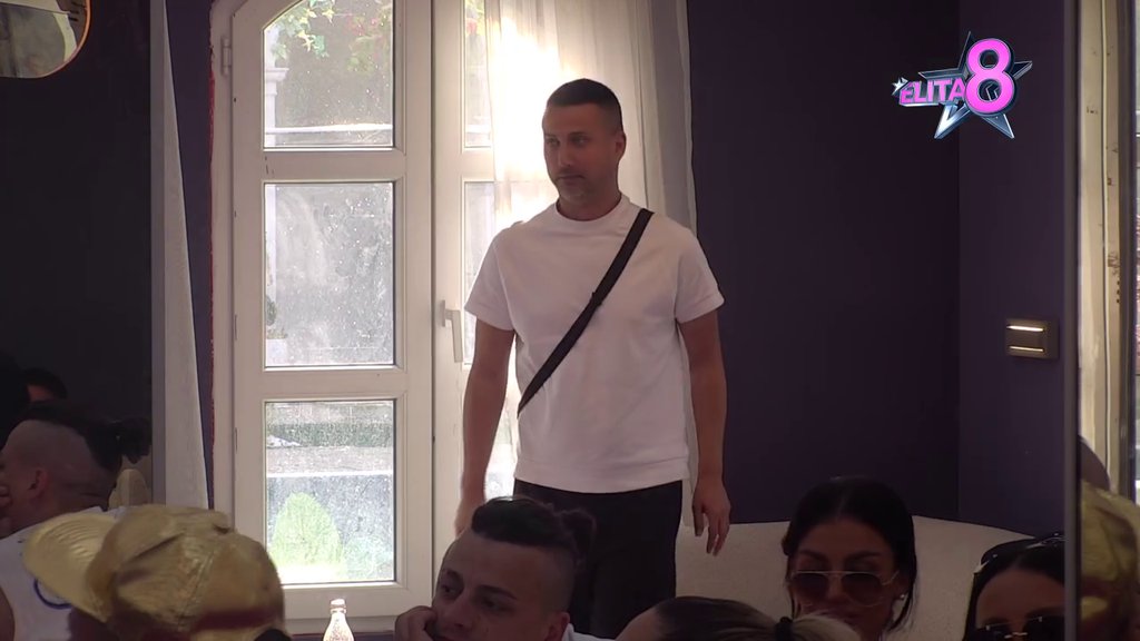 Nastavlja da ređa niske udarce! Peja se ne zaustavlja, Enu Čolić žestoko spustio:  Ona ne bira, bila je sa ženom! (VIDEO)