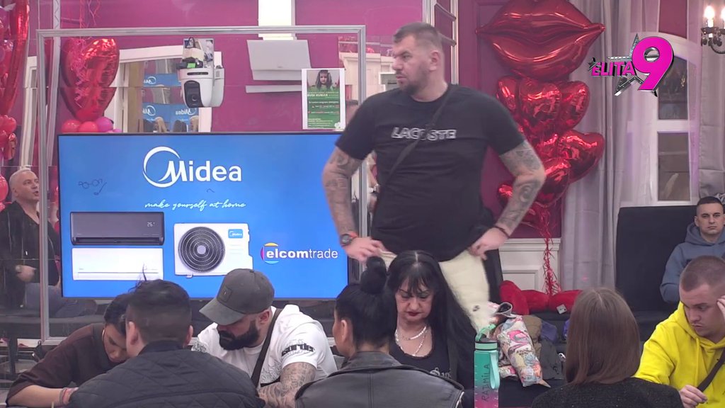 Monstrume, oterao si me na pobačaj: Aneli i Janjuš oči u oči, pljušte provokacije na sve strane, ona indirektno otkrila da su bili INTIMNI?! (VIDEO)