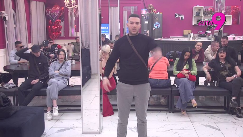 Anita lažirala trudnoću: Anđela pokušavala da uhvati na dete, isplivali skandalozni detalji njenih ucena! (VIDEO)