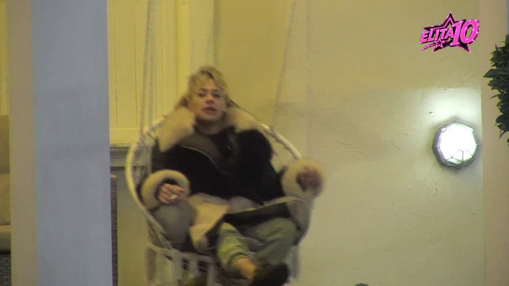 STIGLO JE KAJANJE! Bilja plače kao kiša, pobegla od cimera da je ne ometaju u patnji (VIDEO)