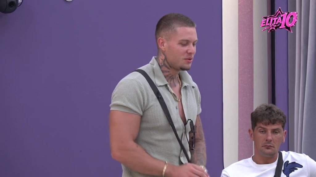 Spreman je da nam zavuče zbog devojke, umiljava se starim igračima! Odabrani žestoki, ispljuvali cimera za sve pare (VIDEO)