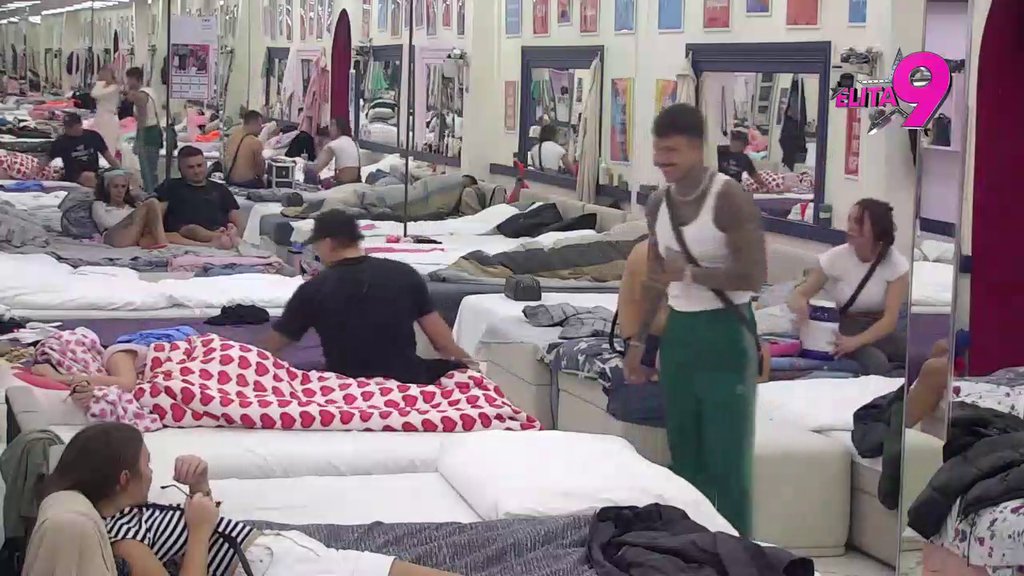 NIŠTA OD POMIRENJA: Mina rešila da spusti loptu sa Terzom, pa popucala po šavovima nakon što je dobila HLADAN TUŠ! (VIDEO)