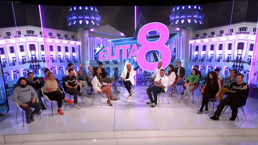 TOTALNI PAD ANĐELE ĐURIČIĆ! Pokušala da OPERE svoj postupak prema Maji, Karić prasnuo u smeh, pa je MATIRAO: Nekada bi pljunula, a sada je morala da proguta! (VIDEO)