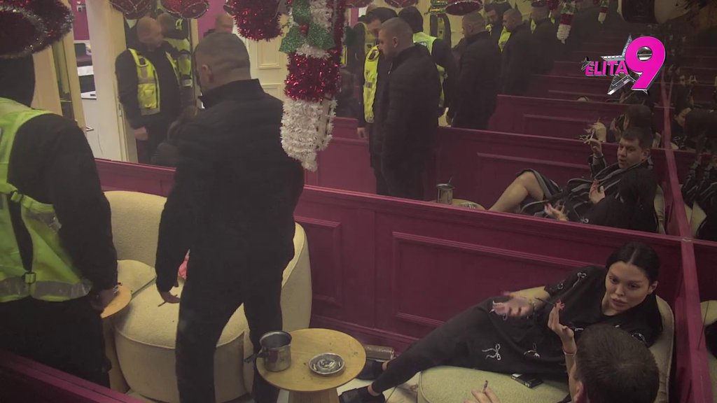 Vodite vepricu na parenje: Maja i Miljana nastavljaju brutalan sukob, leti perje na sve strane! (VIDEO)