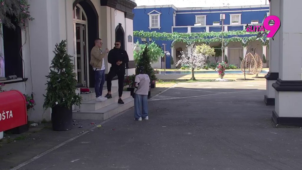 Toša stigao u Elitu! Dača mu odmah otkrio ko je najbolje spremio osmomartovsko iznenađenje: Iako ne mogu da ih ponesem... (VIDEO)