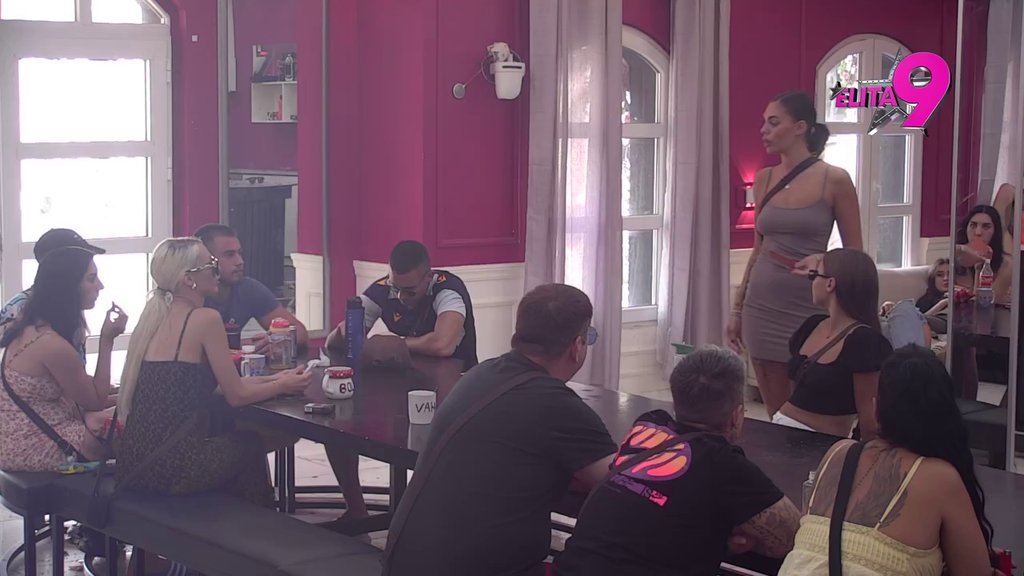 Jedno pričaju, drugo rade: Mina i Viktor u brutalnom sukobi raskrinkali jedno drugo! Tajne signale, poruke i strašne optužbe (VIDEO)