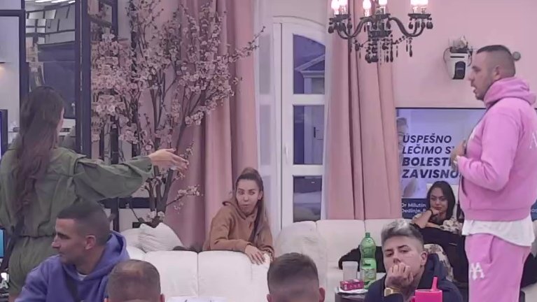 Car skočio kao oparen na Anđelu, ne može da podnese provokacije! Ona poručila: Pokloni za mene Stefana su mu prodrmali kavez (VIDEO)