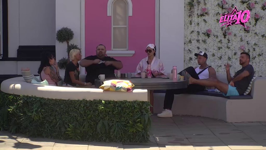 To je džukački, družili smo se! Slađa ne prestaje da BESNI jer nije pobedila na izboru za Mis (VIDEO)