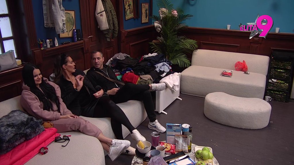 SKANDALOZNA SVAĐA MIKIJA I KAČAVENDE! Počeli da se raspravljaju oko sitnice, sve preraslo u KARAMBOL! (VIDEO)