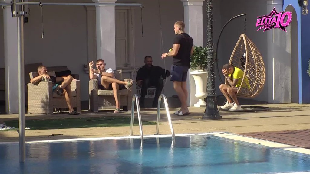 Sad je sve jasno: Leon otkrio sa kojom takmičarkom je bio intiman (VIDEO)