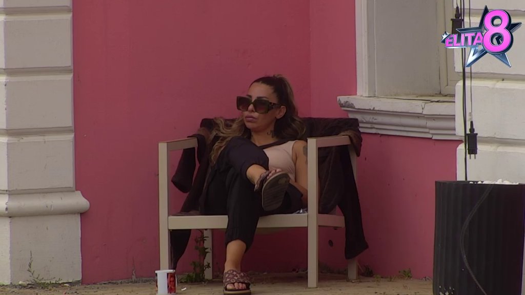 Aneli tuguje dok Luka proslavlja rođendan: Sakrila se daleko od očiju svih, mnogi ni ne slute gde se nalazi! (VIDEO)