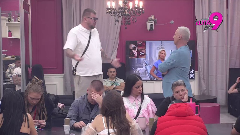 SELA MI JE U KRILO I POČELA DA ME LJUBI... Janjuš obelodanio detalje intime sa Kačavendom, pa otkrio da je na njihov odnos gledao kao na prolaznu avanturu: ŽAO MI JE AKO SAM JOJ DAVAO LAŽNU NADU! (VIDEO)