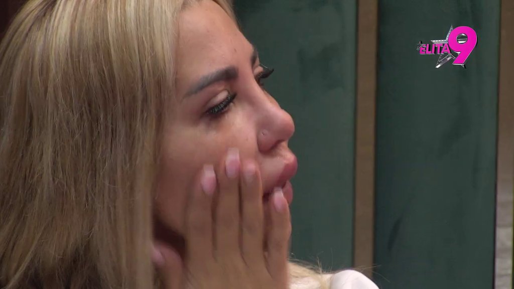 MORAM SAMA: Aneli se slomila na stotinu delova, isplakala reku suza, pa otkrila Zorici razlog! (VIDEO)