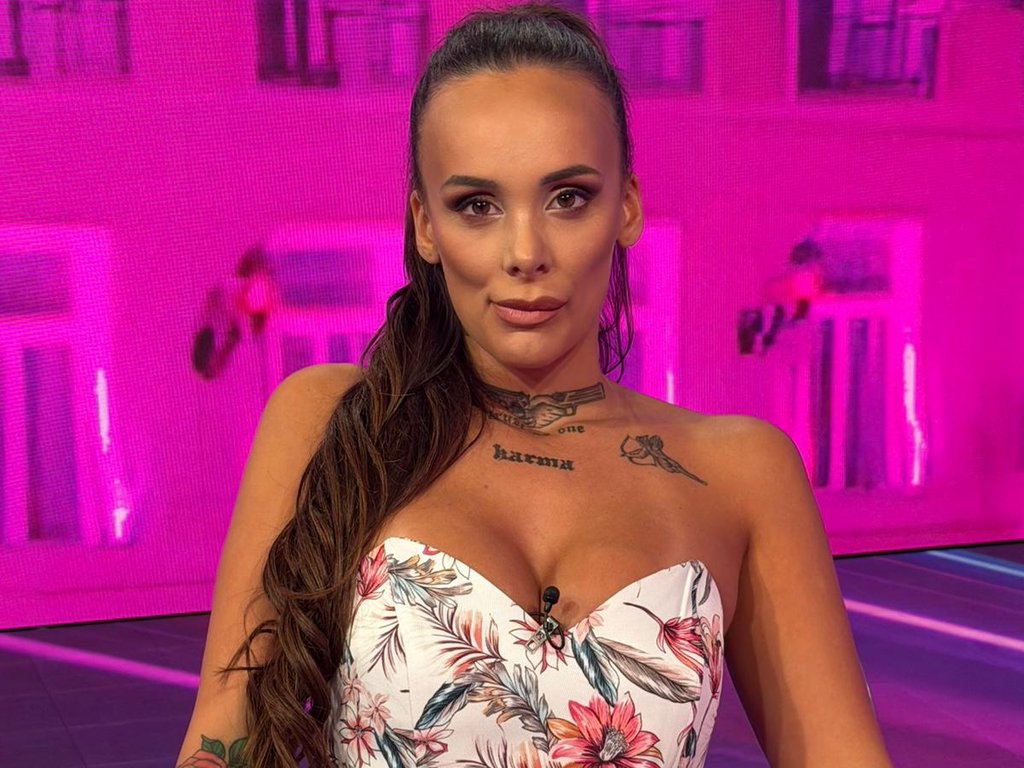 Teodora Delić pokazala kako slavi Svetog Luku: Podelila atmosferu iz porodičnog doma, jedan detalj svima je privukao pažnju! (FOTO)