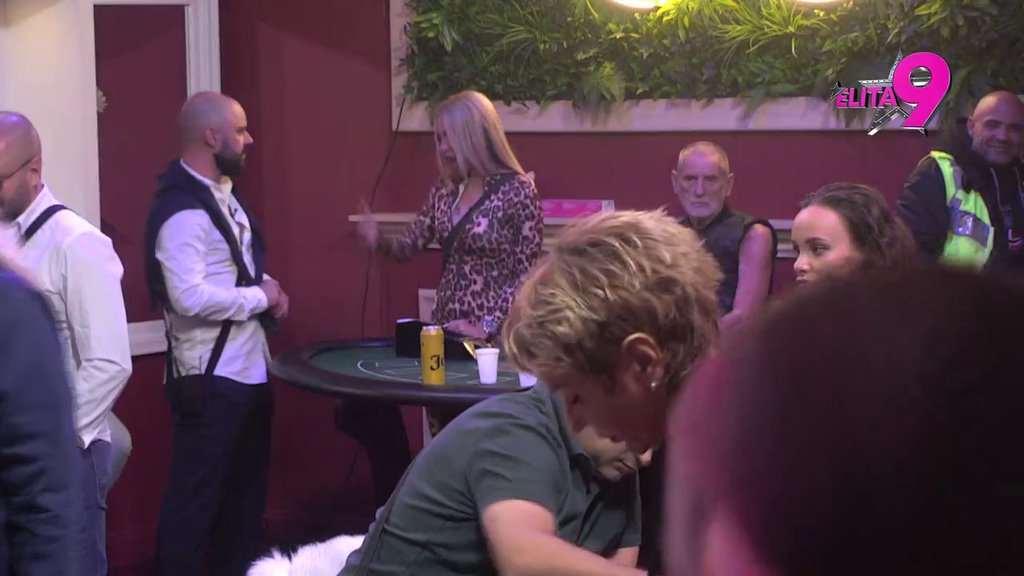 Drama u kazinu! Aneli saznala za šuškanja, zabranila Luki da nosi kačket i naočare, pa ga izmarširala (VIDEO)