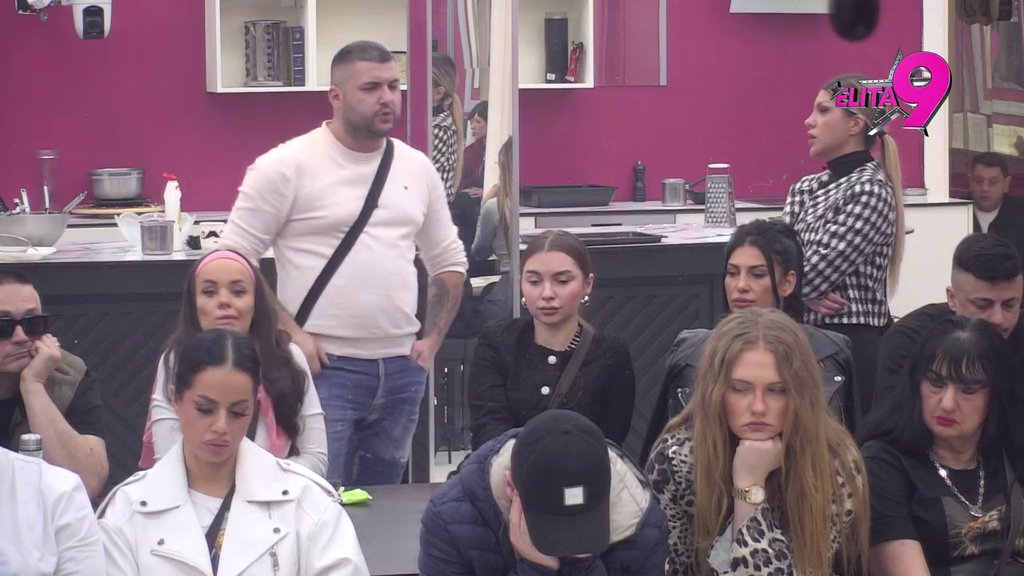 Novi skandalozni detalji iz odnosa Aneli i Asmina: Trese se Bela kuća, Ahmićeva ga optužila da je namerno hteo da naudi njoj i maloj Nori! (VIDEO)