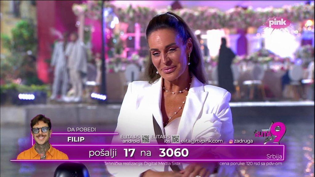 Boga se ne boji, a plaši se zmija: Robot Toša šaljivom pesmom nasmejao Milenu Kačavendu do suza! (VIDEO)