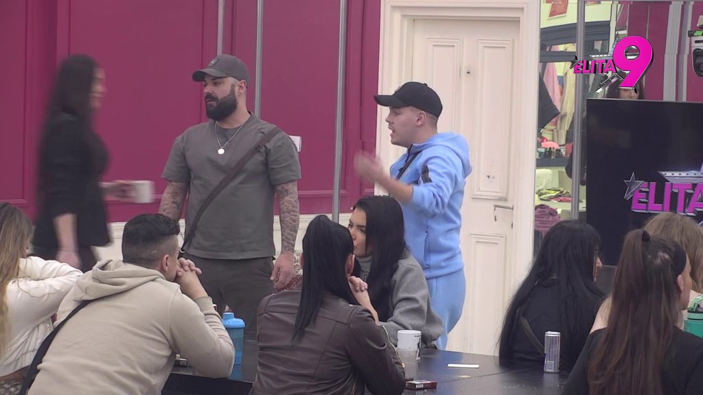 Aniti ide para na uši: Dača raskrinkava tajne poglede Maje i Luke, oni svim silama štite jedno drugo! (VIDEO)