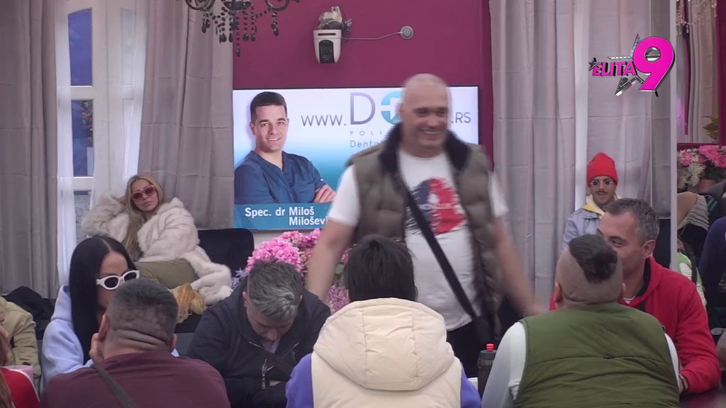 RAZBIO SVE NJENE SUMNJE: Anđelo otkrio da li je tik nakon raskida sa Anitom imao avanturu sa Sarom Stojanović, stavio sve karte na sto! (VIDEO)