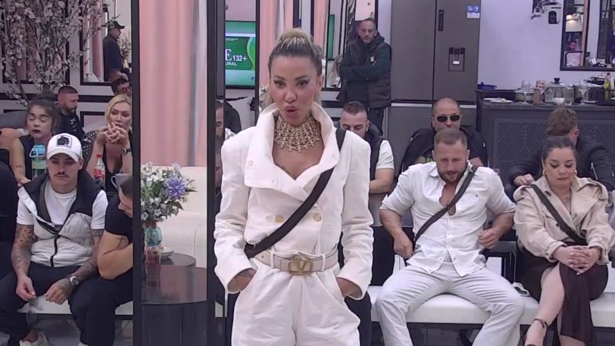 Aneli priznala šta smatra svojom najvećom sramotom kada je Đukić u pitanju, pa otkrila kada je prema Caru 'nešto' osetila (VIDEO)