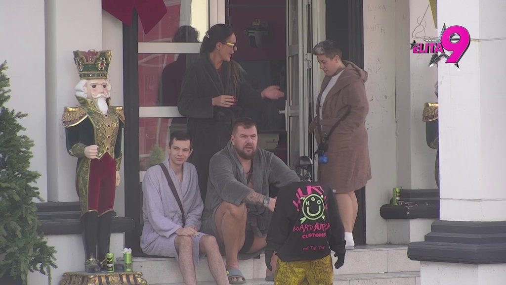 ŠČEPALA GA I NE PUŠTA: Janjuš zamerio Kačavendi intimiziranje sa Mikijem, preko ovoga joj ne prolazi (VIDEO)