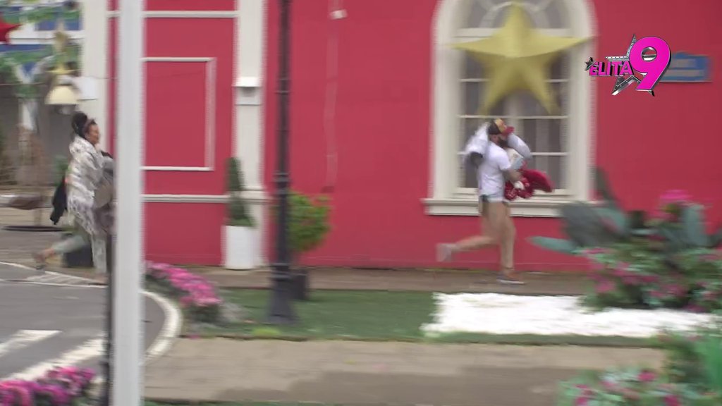 Od njihove slatkoće može da poraste šećer! Anita i Luka se zadirkivali, ćuškali i gurkali, kao da se nisu pola sata pre toga SVAĐALI zbog Aneli! (VIDEO)