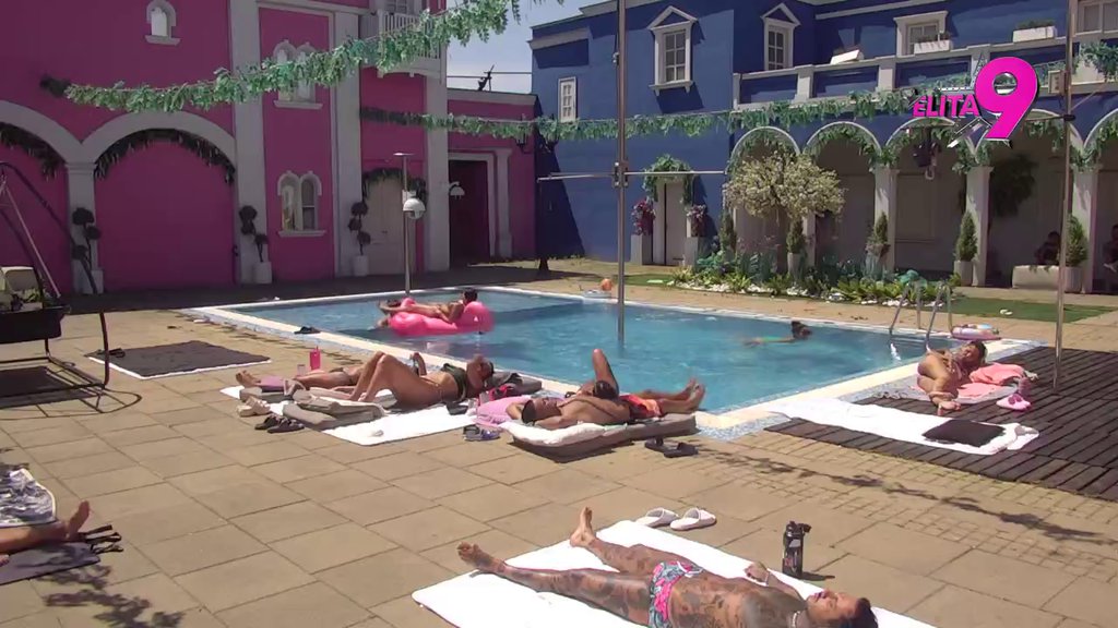 Gura Maju sa urađenom g*zom na FLAMINGU, živi svoj san! Teodora ne prestaje da GAZI Alibabu, osolila pošteno! (VIDEO)