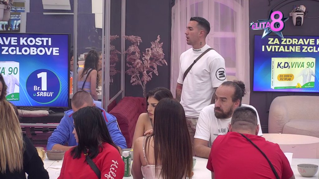 VREĐAŠ MOJU MAMU, ALI ONA NIJE ZLATA PETROVIĆ, PA SE NE RAČUNA, JE L'?! Ena postavila Peju na mesto i DEMOLIRALA GA, on podivljao: Pričaj što si izbušila jezik LEZ*AČO (VIDEO)