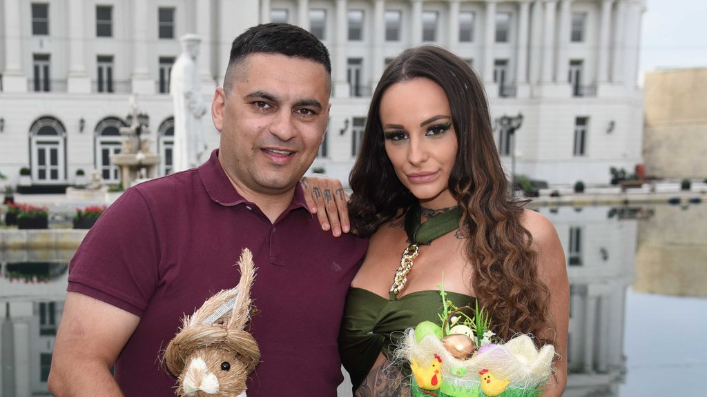 Teodora Delić danas je fatalna lepotica, a ovako je izledala pre operacija: Isplivale slike iz mlađih dana, evo šta je sve radila na sebi! (FOTO)
