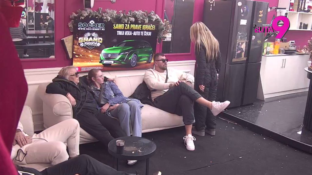 ORE SE ZIDOVI! Aneli zaurlala na Janjuša zbog tvrdnji da je pipkao (VIDEO)