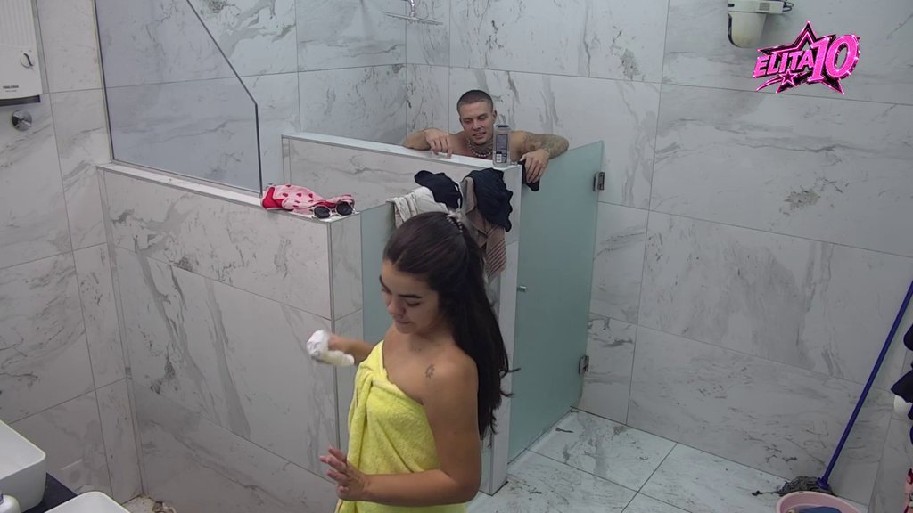 Od ovoga ne može niže! Emilija osula paljbu po Jovani zajedno sa Leonom, pa iznela šokantne tvrdnje o njenoj higijeni (VIDEO)