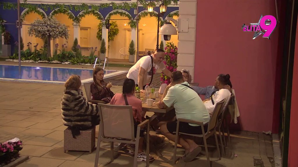 Bolje mu objasni, neću da se svađam sa čovekom: Bora Santana ubacio Saru u mašinu, Ivan ni ne sluti šta se dešava! (VIDEO)