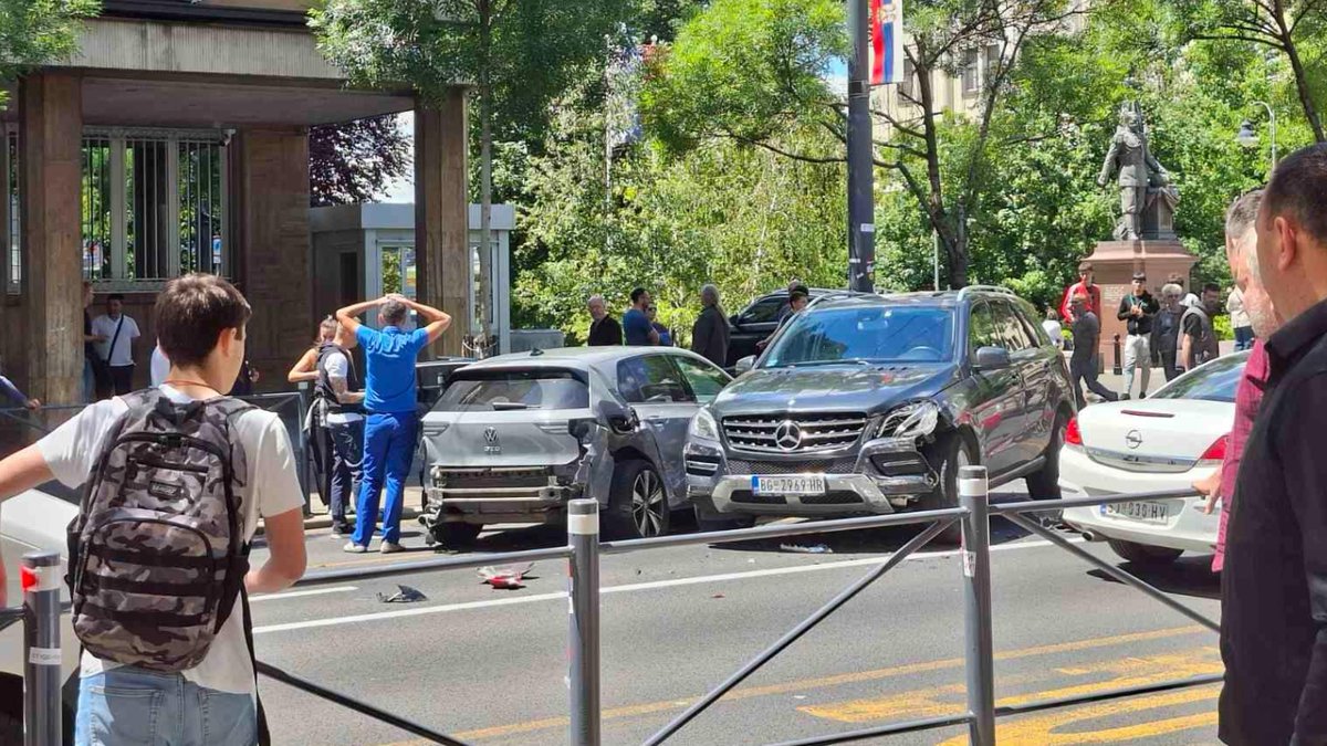 UDES U KRALJA MILANA: Jeziv prizor na kolovozu, ljudi se drže za glavu (FOTO)