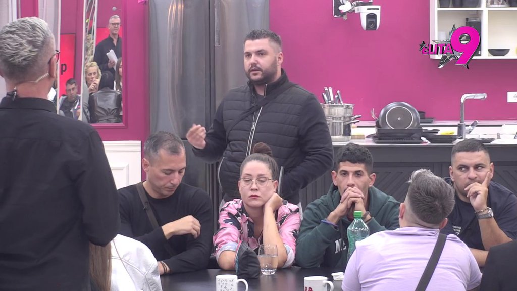 Nikica ne viđa dete, to je njihova metoda: Asmin izneo niz novih informacija o Sitinim malverzacijama! Nerio progovorio o odnosu sa roditeljima pokojnog oca (VIDEO)