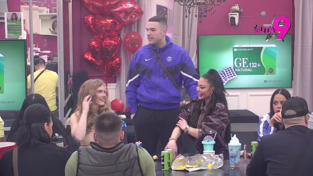 Sedi na dve stolice: Anđelo za sad uspešno balasnira između Aneli i Maje, Anita jedva dočekala da se udruži sa Marinkovićevom! (VIDEO)