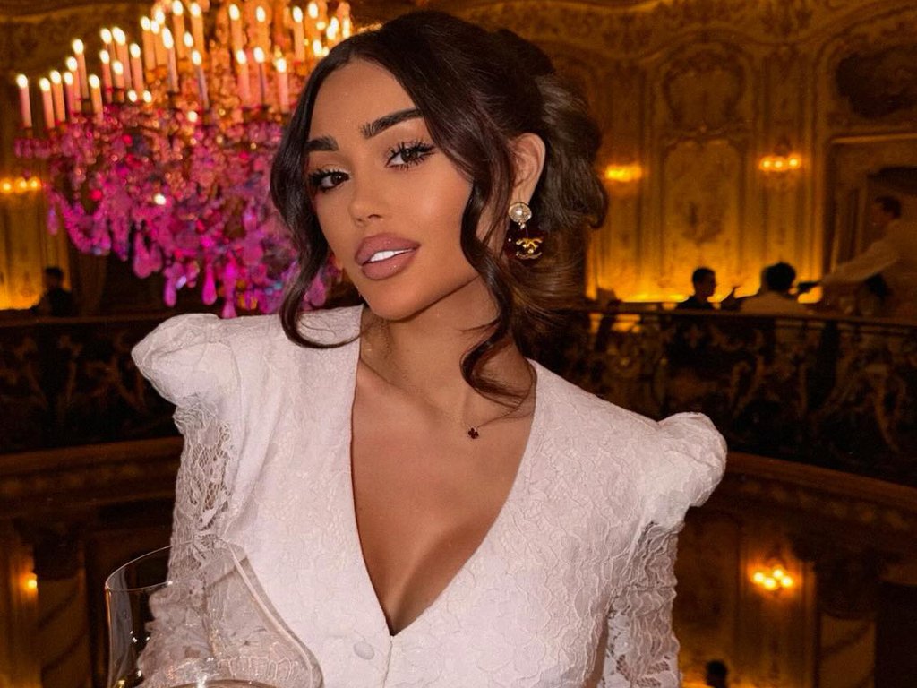 Veliko slavlje kod Ane Korać, ona u belom: Objavila sliku sa mužem, imaju poseban povod za sreću!